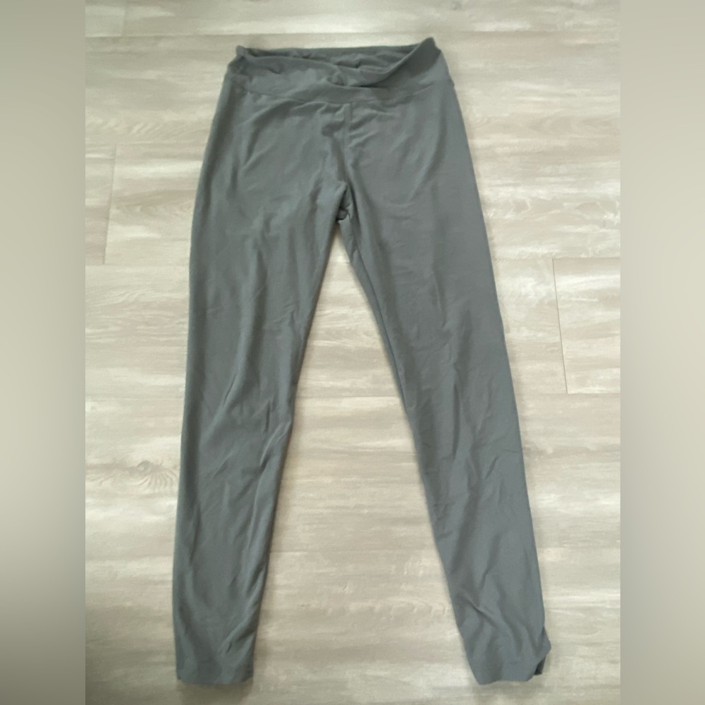 Grey LuLaRoe leggings. Hardly worn